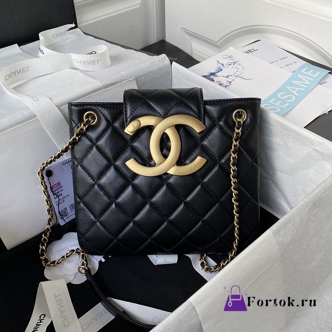 Fortok Chanel 24C Retro Metal Large Logo Bag in Black 17.5×20×5cm - 1