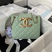 Fortok Chanel 24C Retro Metal Large Logo Bag in Green 17.5×20×5cm - 1