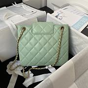 Fortok Chanel 24C Retro Metal Large Logo Bag in Green 17.5×20×5cm - 5