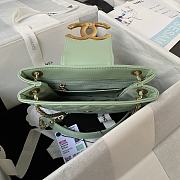 Fortok Chanel 24C Retro Metal Large Logo Bag in Green 17.5×20×5cm - 4