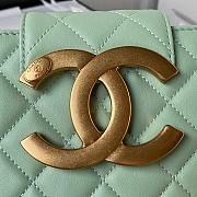 Fortok Chanel 24C Retro Metal Large Logo Bag in Green 17.5×20×5cm - 3