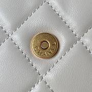 Fortok Chanel 24C Retro Metal Large Logo Bag in White 17.5×20×5cm - 5