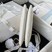 Fortok Chanel 24C Retro Metal Large Logo Bag in White 17.5×20×5cm - 4