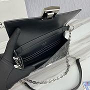 Fortok Givenchy 4G Embossed Leather Crossbody Bag in Black 20x13x5cm - 3