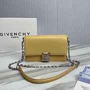 Fortok Givenchy Leather 4G Metal Buckle Chain Bag in Yellow 20x13x5cm - 1