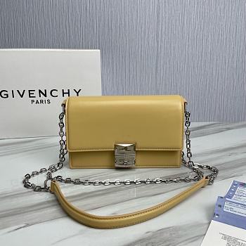 Fortok Givenchy Leather 4G Metal Buckle Chain Bag in Yellow 20x13x5cm