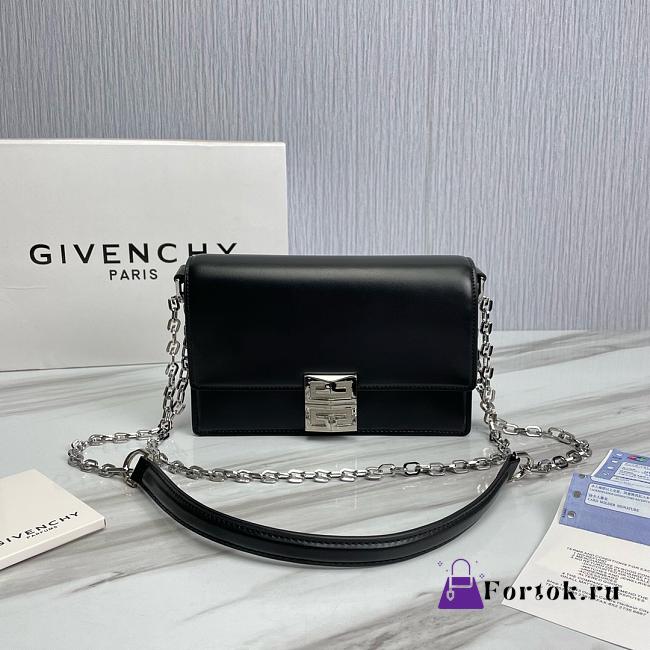 Fortok Givenchy Leather 4G Metal Buckle Chain Bag in Black 20x13x5cm - 1