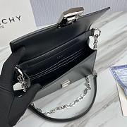 Fortok Givenchy Leather 4G Metal Buckle Chain Bag in Black 20x13x5cm - 2