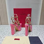 Fortok Valentino Garavani Rockstud Platform Pumps in Pink - 3