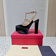 Fortok Valentino Garavani Rockstud Platform Pumps in Black - 5