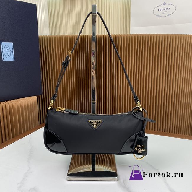Fortok Prada Re-Edition 2002 Re-Nylon Shoulder Bag in Black 23.5x10x5cm - 1