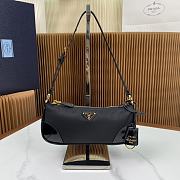Fortok Prada Re-Edition 2002 Re-Nylon Shoulder Bag in Black 23.5x10x5cm - 1