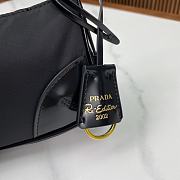 Fortok Prada Re-Edition 2002 Re-Nylon Shoulder Bag in Black 23.5x10x5cm - 5