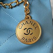 Fortok Chanel 22 Grained Leather With Blue Chanel Logo Handbag 19x20x6cm - 6