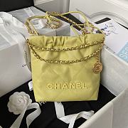 Fortok Chanel 22 Grained Leather With Yellow Chanel Logo Handbag 19x20x6cm - 1