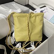 Fortok Chanel 22 Grained Leather With Yellow Chanel Logo Handbag 19x20x6cm - 5