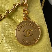 Fortok Chanel 22 Grained Leather With Yellow Chanel Logo Handbag 19x20x6cm - 3