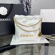 Fortok Chanel 22 White Grained Leather Handbag Gold Hardware 19x20x6cm - 1