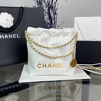 Fortok Chanel 22 White Grained Leather Handbag Gold Hardware 19x20x6cm