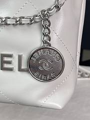 Fortok Chanel 22 White Grained Leather Handbag Silver Hardware 19x20x6cm - 2