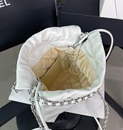 Fortok Chanel 22 White Grained Leather Handbag Silver Hardware 19x20x6cm - 3