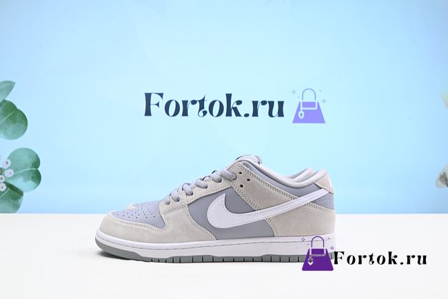 Fortok Nike SB Dunk Low 'Summit White' AR0778-110 Sneakers - 1