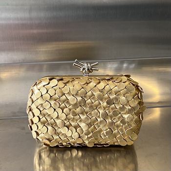 Fortok Bottega Veneta Gold Metallic Knot Leather Clutch Bag 19x11.5x5cm