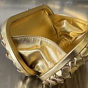 Fortok Bottega Veneta Gold Metallic Knot Leather Clutch Bag 19x11.5x5cm - 4