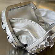 Fortok Bottega Veneta Silver Metallic Knot Leather Clutch Bag 19x11.5x5cm - 5