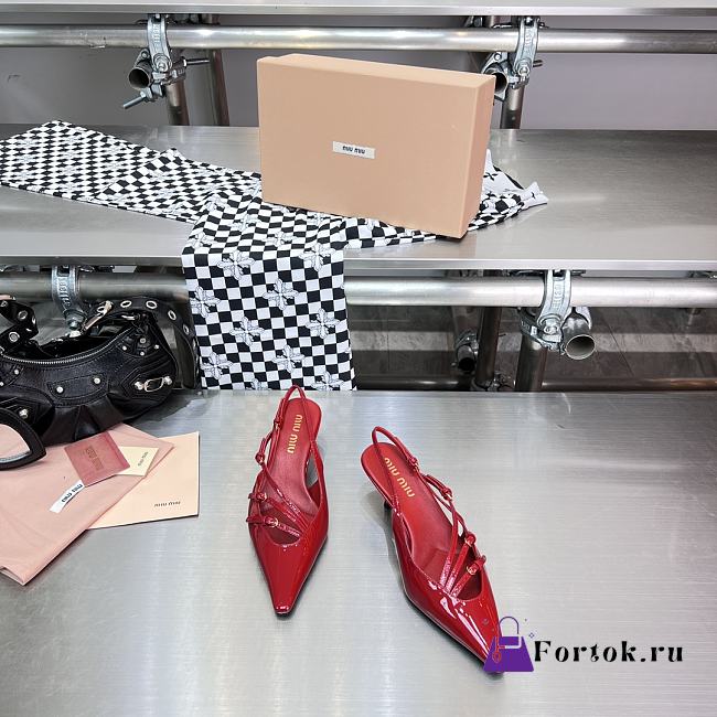 Fortok MiuMiu 2023 Patent Leather Slingbacks in Red - 1
