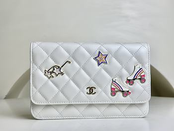 Fortok Chanel 24C Badge Woc Bag White A96045 19cm