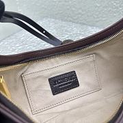 Fortok Jacquemus Brown Le Bisou Perle Leather Shoulder Bag 27x10.5cm - 4