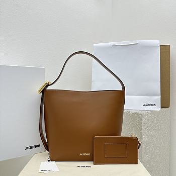 Fortok Jacquemus Le Petit Regalo Buckled Leather Shoulder Bag in Brown 20x22x10cm