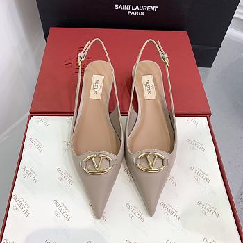 Fortok Valentino V-buckle Logo Heel Sandals in Beige