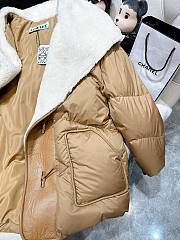Fortok Loewe Coat in Beige With Fur Collar - 4