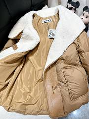 Fortok Loewe Coat in Beige With Fur Collar - 5