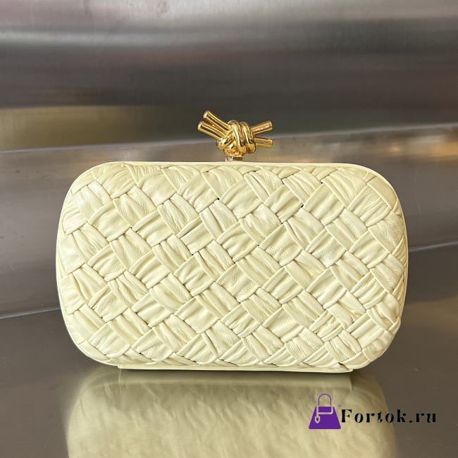 Fortok Bottega Veneta Knot Minaudière Clutch Cream 19x11.5x5cm - 1
