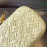 Fortok Bottega Veneta Knot Minaudière Clutch Cream 19x11.5x5cm - 4