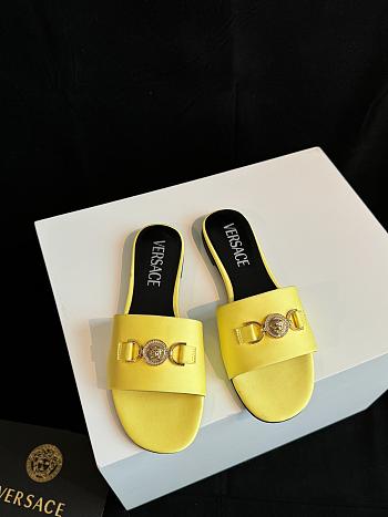 Fortok Versace Yellow Satin Logo Slides