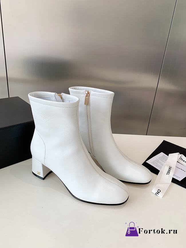 Fortok Chanel Chunky Heel Short Boots White - 1