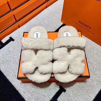 Fortok Hermes Chypre Fur Sandals White