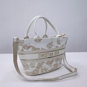 Fortok Dior Hat Basket Bag White and Gold-tone Gradient Butterflies Embroidery 27x20x8cm  - 3