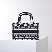 Fortok Dior Étoile Graphic Embroidery Mini Tote Bag Blue&White 22.5x24x8cm - 4