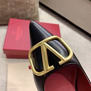 Fortok Valentino Gold Logo Pumps Black - 6