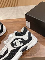 Fortok Chanel Black and White CC Embossed Logo Sneakers No.1 - 5