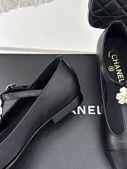 Fortok Chanel Lambskin T-strap Camellia Sandals Black - 3