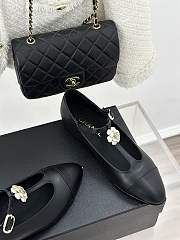 Fortok Chanel Lambskin T-strap Camellia Sandals Black - 2