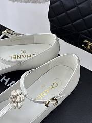 Fortok Chanel Lambskin T-strap Camellia Sandals White - 4