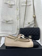 Fortok Chanel Lambskin T-strap Camellia Sandals Beige - 5