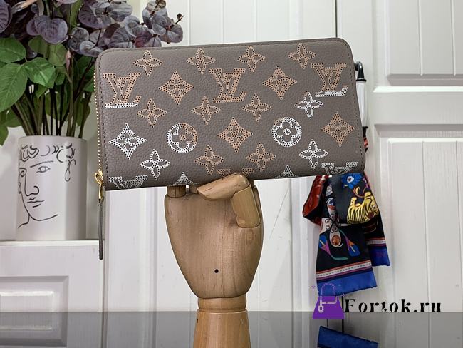 Fortok Louis Vuitton Zipper Wallet Grey M82647 19.5x10.5x2.5cm - 1